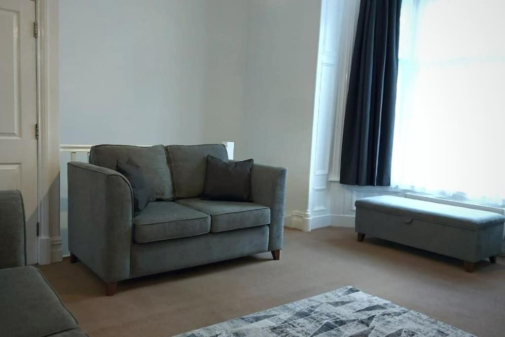 פרסטון Stylish Apartment In City Centre With Parking מראה חיצוני תמונה