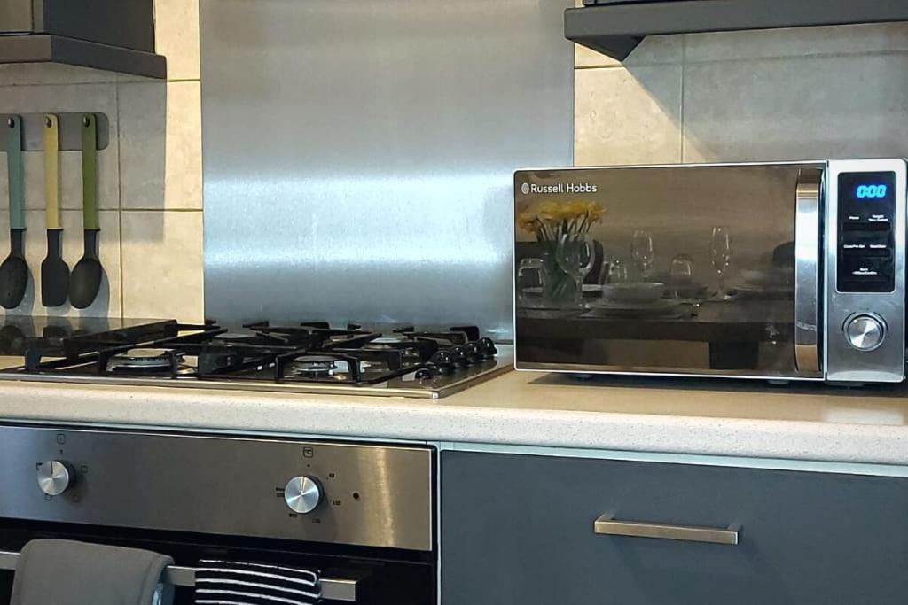 פרסטון Stylish Apartment In City Centre With Parking מראה חיצוני תמונה