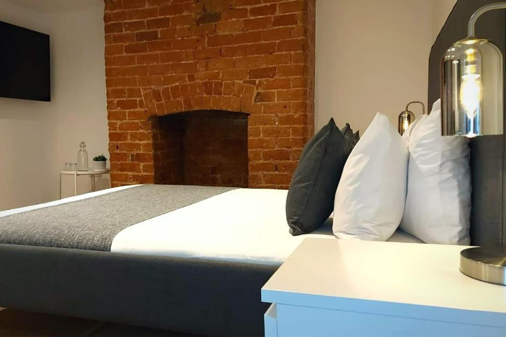 פרסטון Stylish Apartment In City Centre With Parking מראה חיצוני תמונה