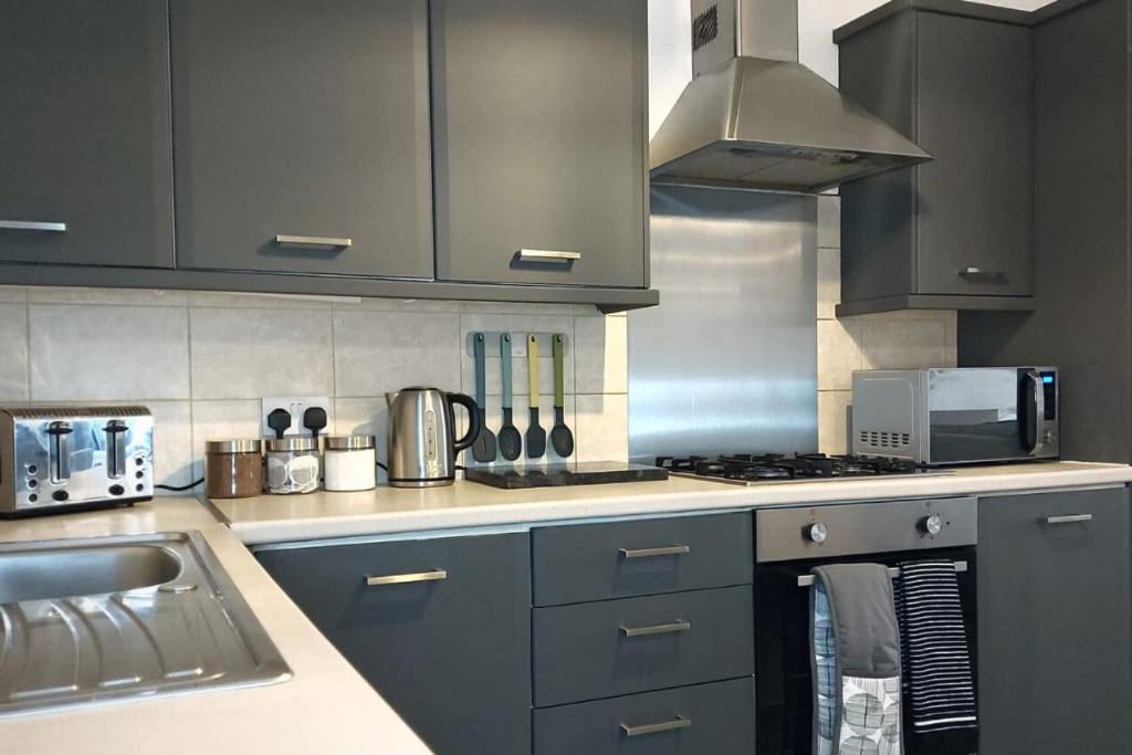 פרסטון Stylish Apartment In City Centre With Parking מראה חיצוני תמונה