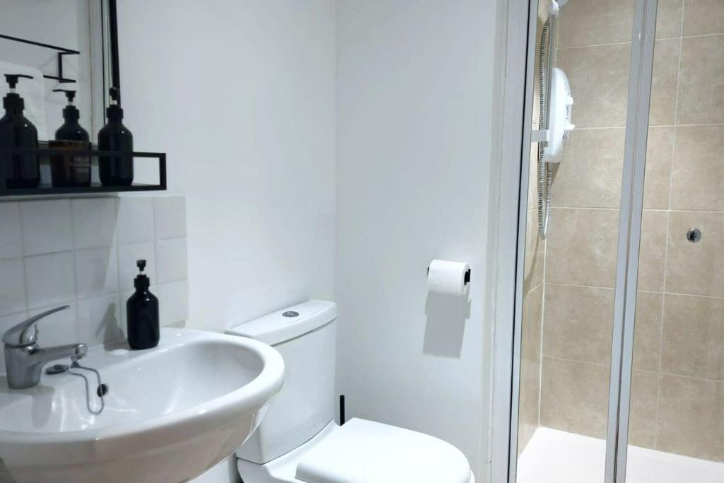 פרסטון Stylish Apartment In City Centre With Parking מראה חיצוני תמונה